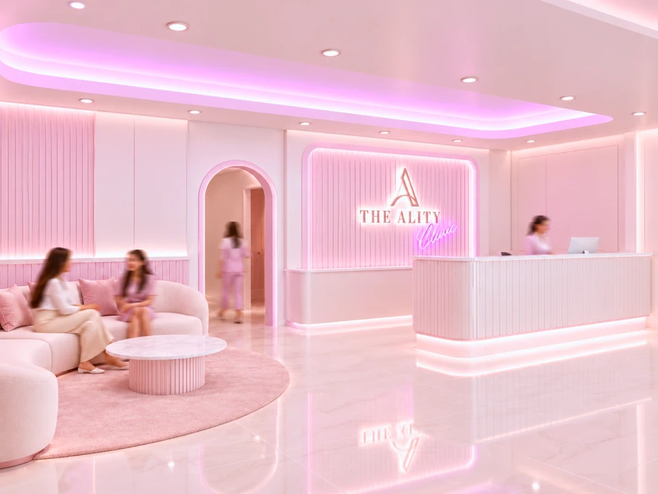 ภาพบรรยากาศมุมรับรองและเคาน์เตอร์ The Ality Clinic ที่จัดส่งโดยคลินิก